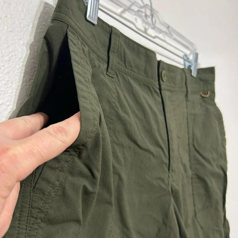 REI Co-Op Green Cargo Hiking Outdoor Shorts Womens Size 12 Nylon- FLAW‎